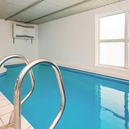 12 Person In Holiday home *